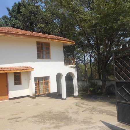 Mountain View Self Catering Guesthouse & Hostel Kisumu Esterno foto