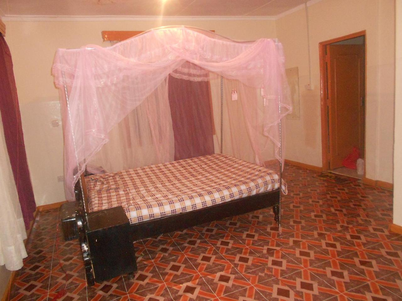 Mountain View Self Catering Guesthouse & Hostel Kisumu Esterno foto