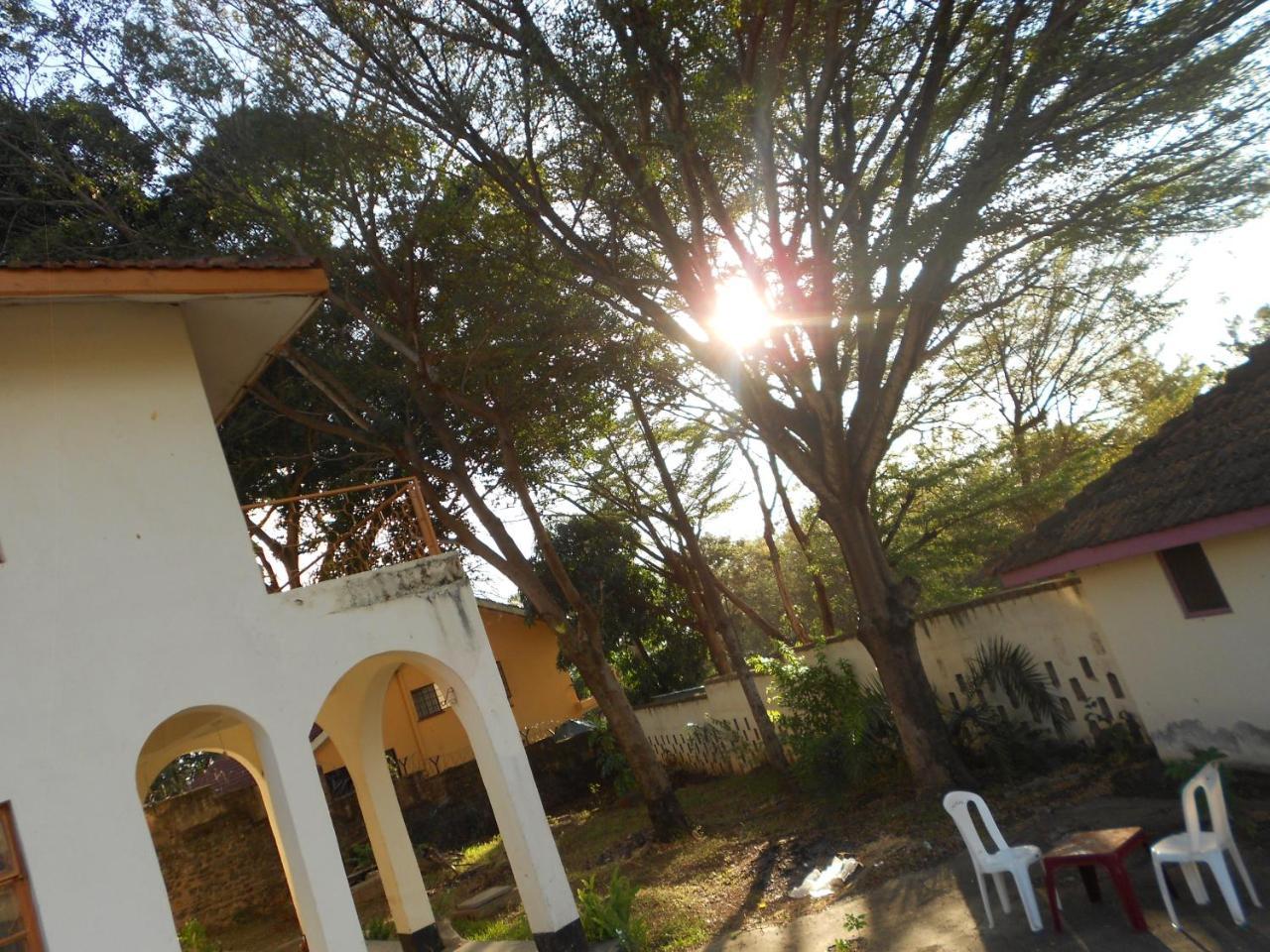 Mountain View Self Catering Guesthouse & Hostel Kisumu Esterno foto