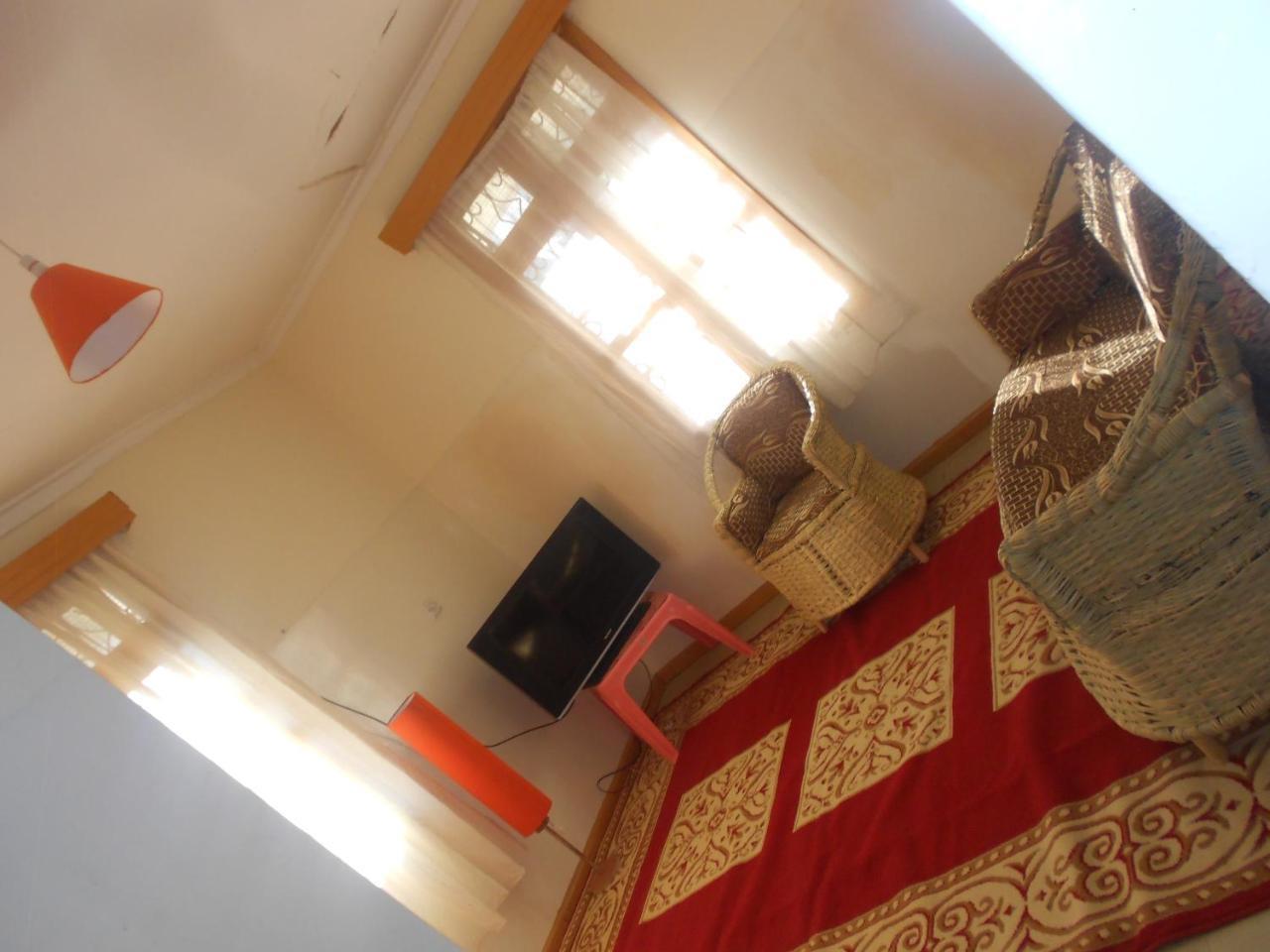 Mountain View Self Catering Guesthouse & Hostel Kisumu Esterno foto