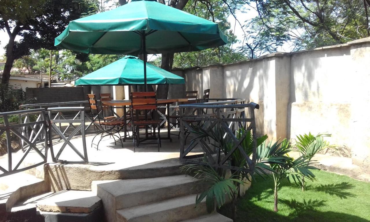 Mountain View Self Catering Guesthouse & Hostel Kisumu Esterno foto