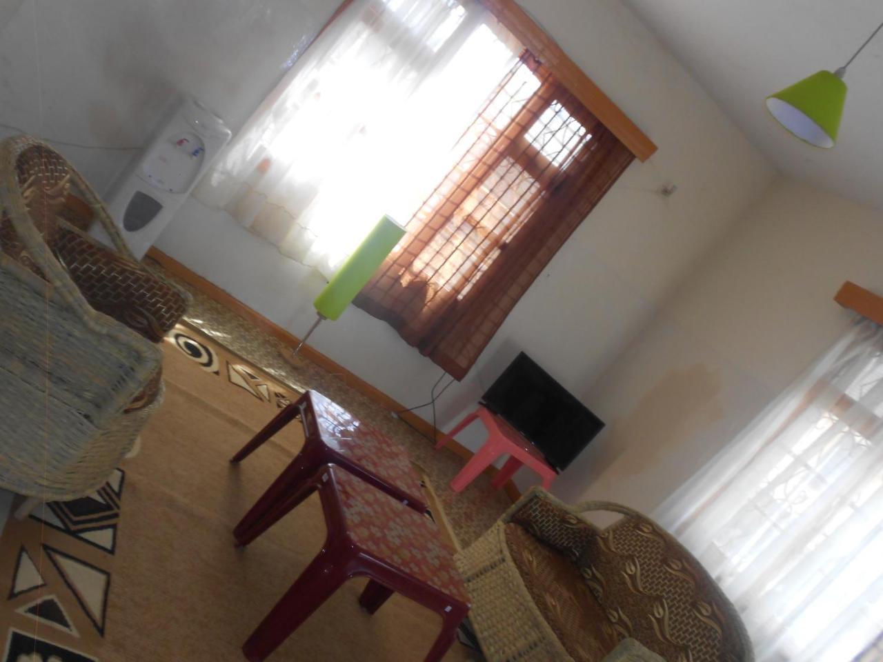 Mountain View Self Catering Guesthouse & Hostel Kisumu Esterno foto