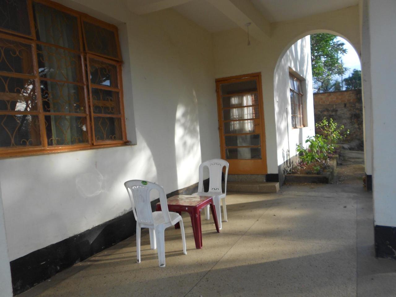 Mountain View Self Catering Guesthouse & Hostel Kisumu Esterno foto