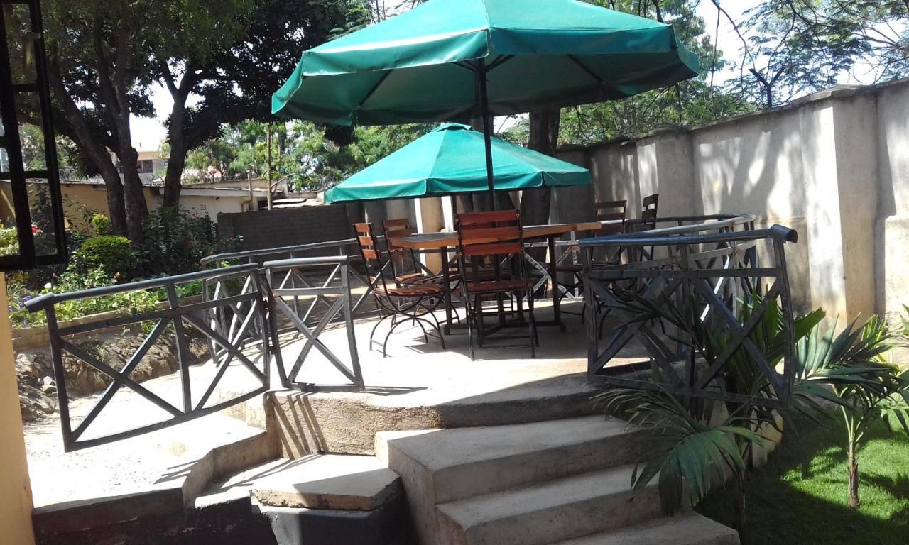 Mountain View Self Catering Guesthouse & Hostel Kisumu Esterno foto